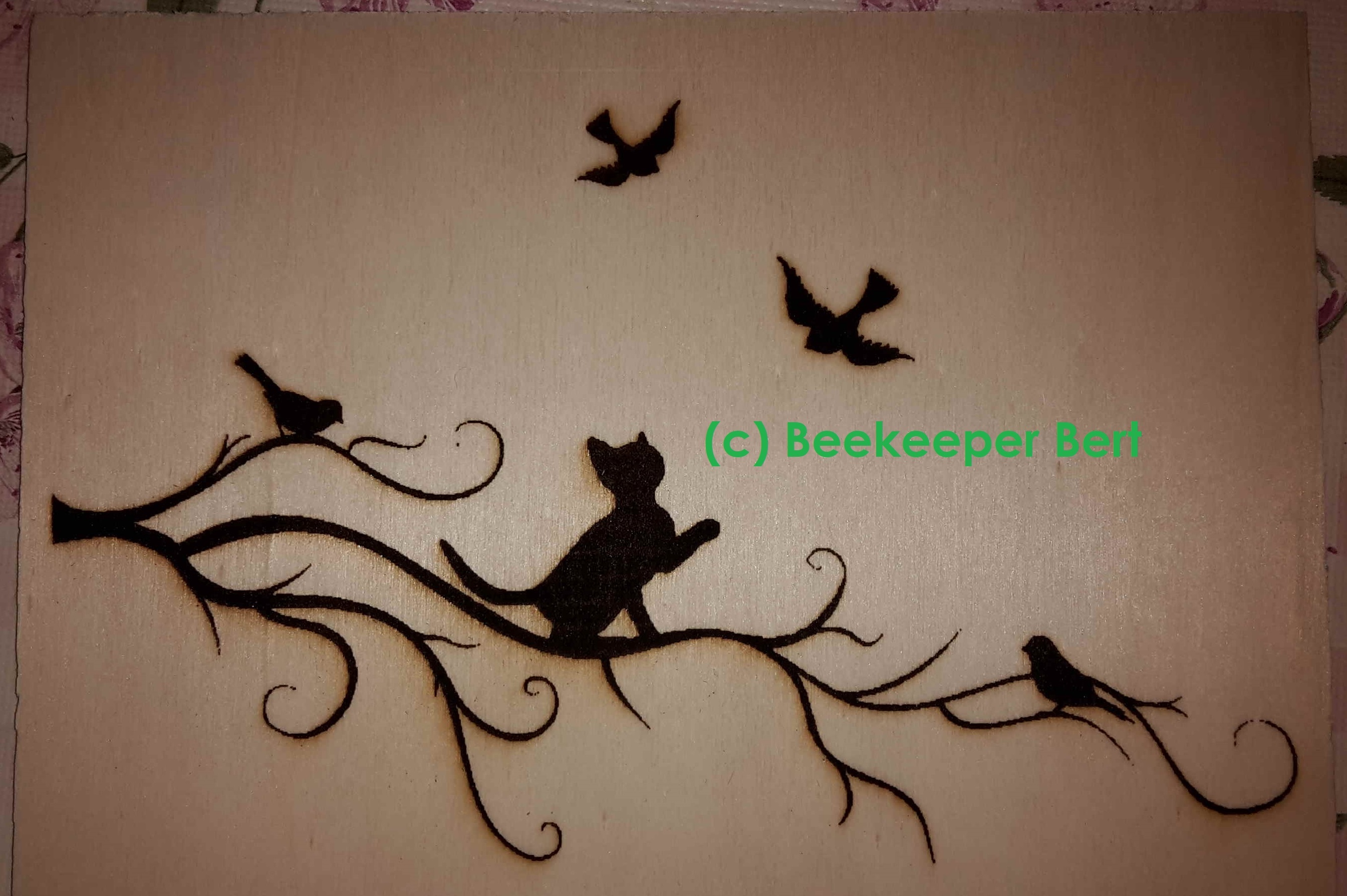 pyrography-wood-plate-cat-and-birds